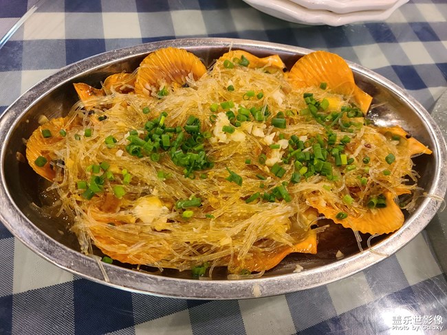 來到海邊其次就是為了吃海鮮的，還有看美麗的風(fēng)景線