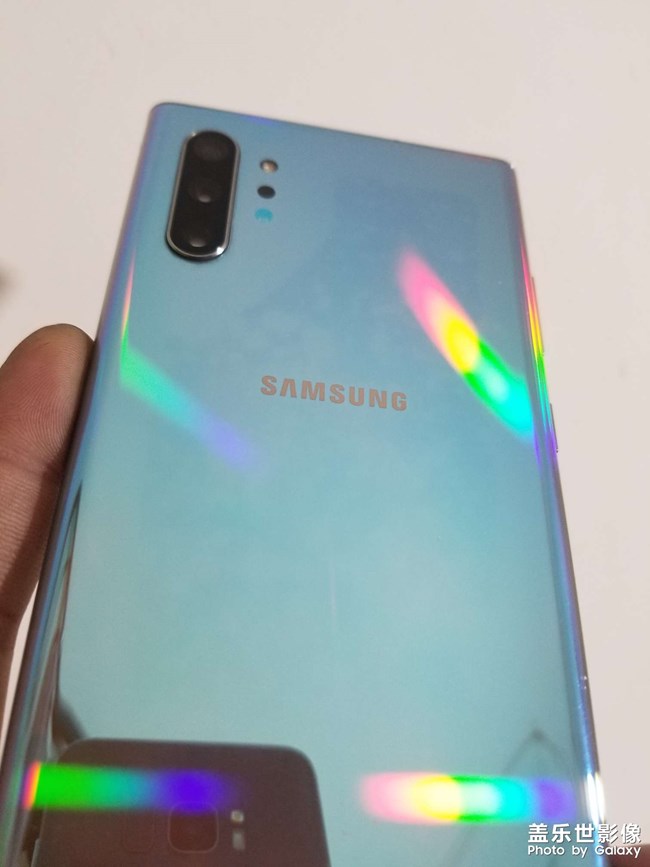 你們的大10后殼里面有印子嘛？？