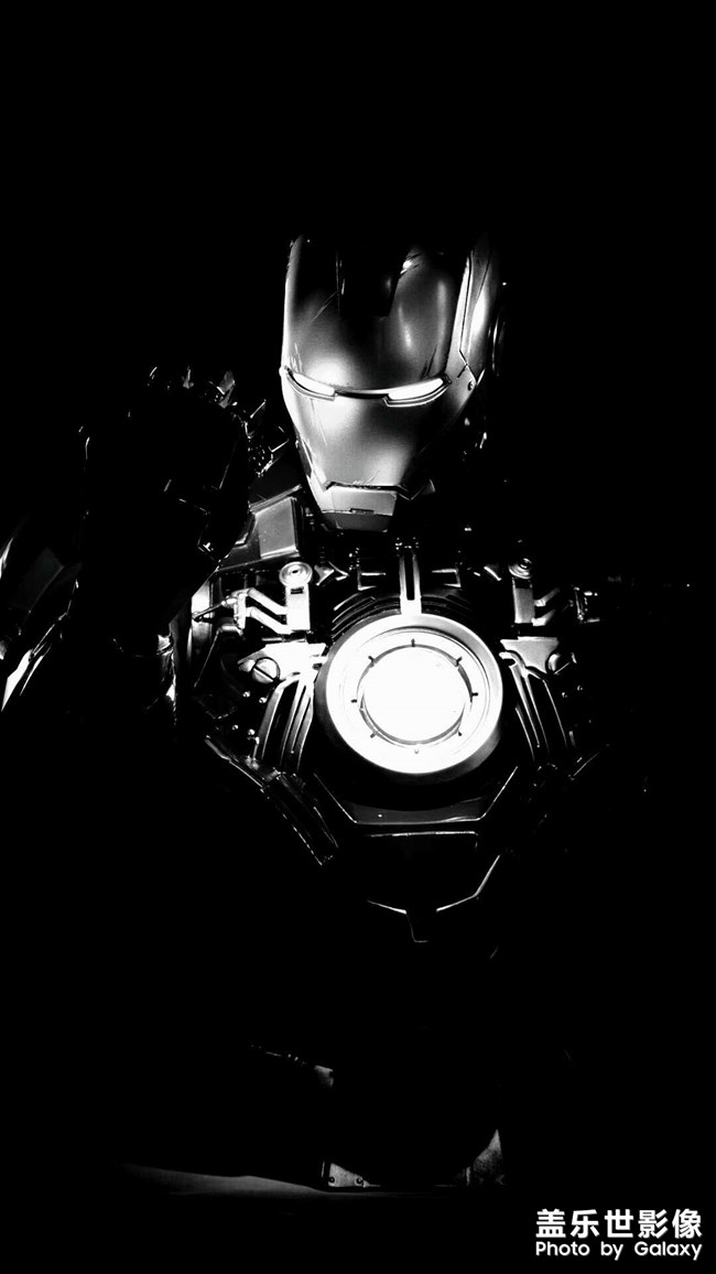 來個鋼鐵俠的鎖屏壁紙吧！很酷