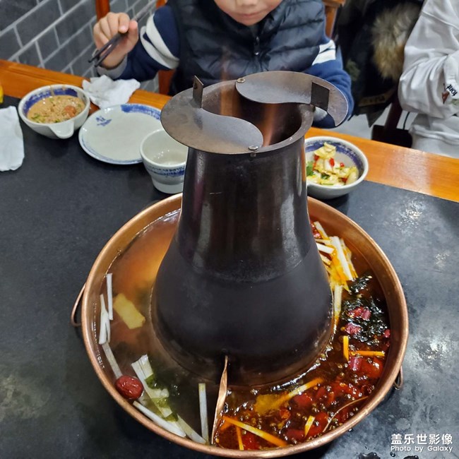 暖餐相伴冬日溫暖銅爐火鍋