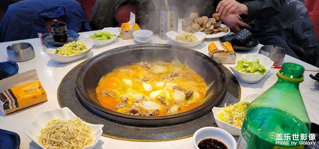 東北鐵鍋噸大鵝，鮑魚飯