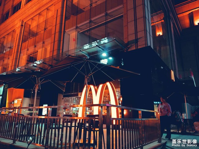 賽博朋克風(fēng)