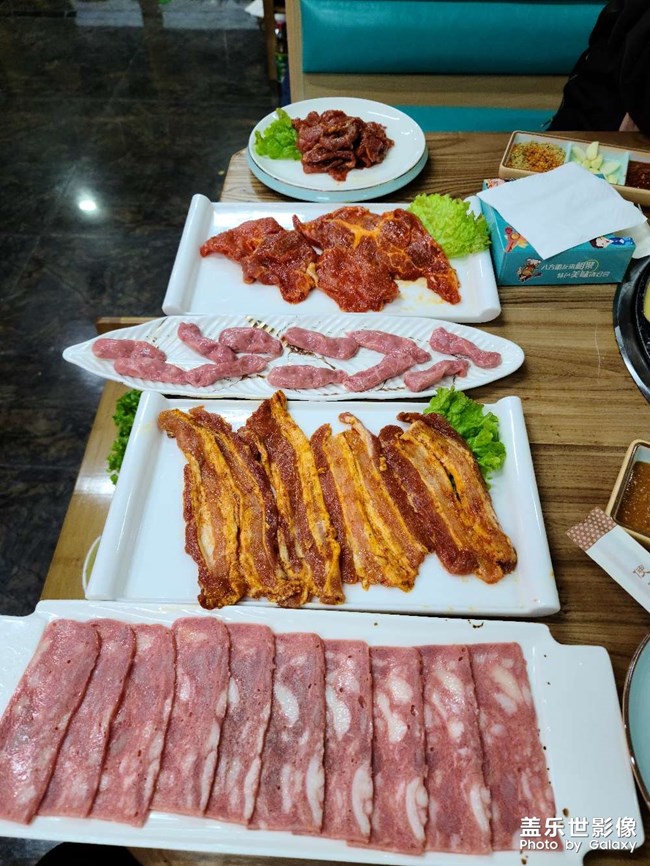 快樂不就是吃吃吃嘛