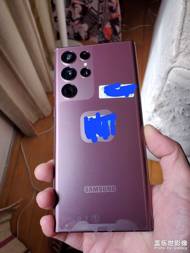 來(lái)了，說(shuō)好給我換白色的呢