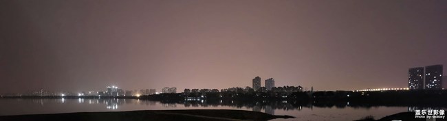 抽煙的人永遠聞不到自己身上的煙味，就像被愛的人永遠不知道