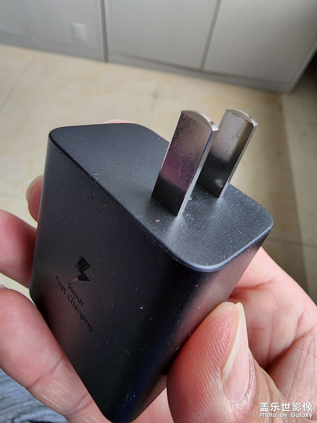 商城買的45瓦充電頭到手了