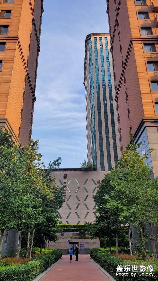 曬一下我們小區(qū)和我們的藍天