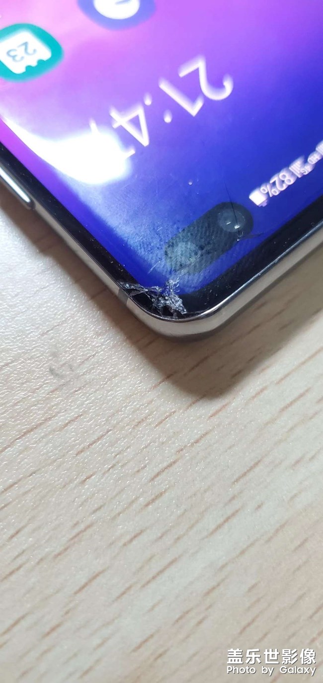 我的S10+碎了又碎，心都碎了。
