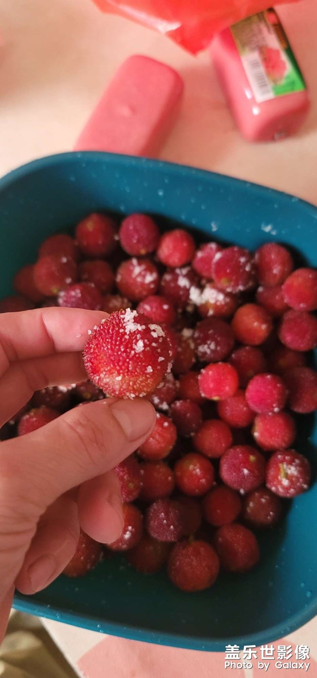 還是喜歡鄉(xiāng)下楊梅的味道