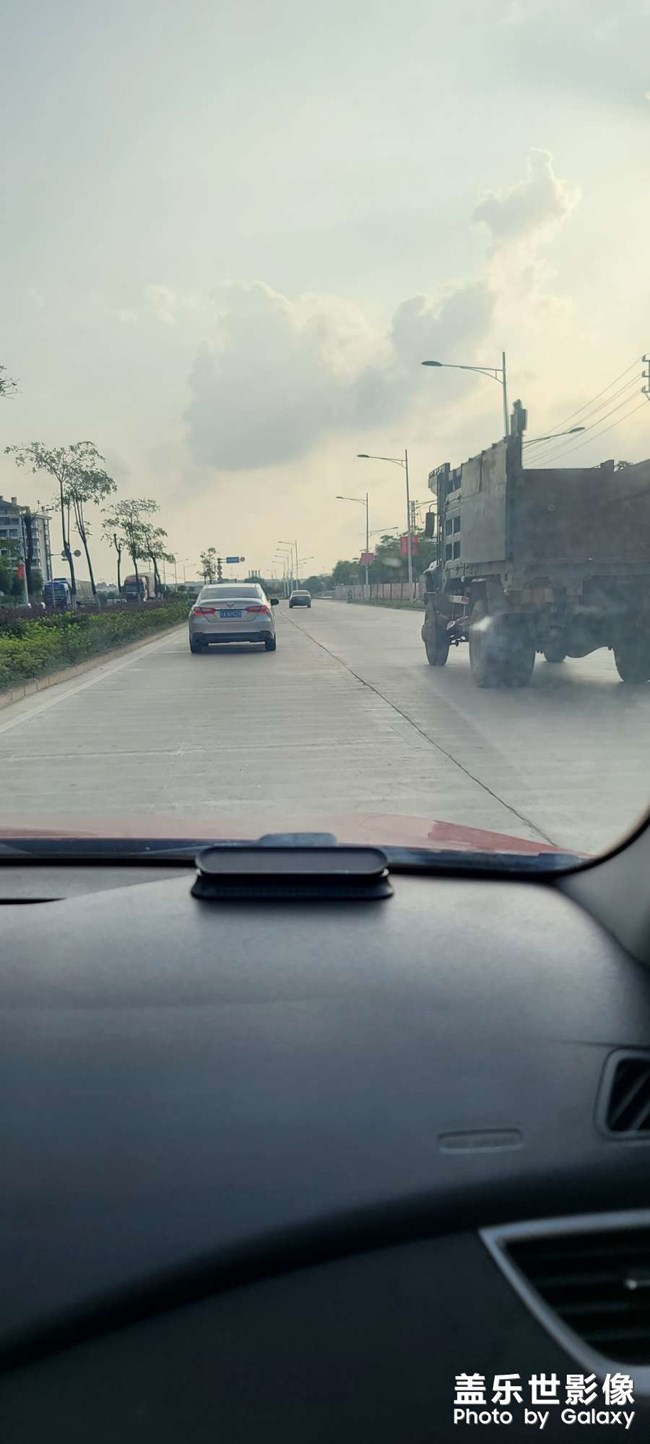 三尺講臺，為學(xué)為師