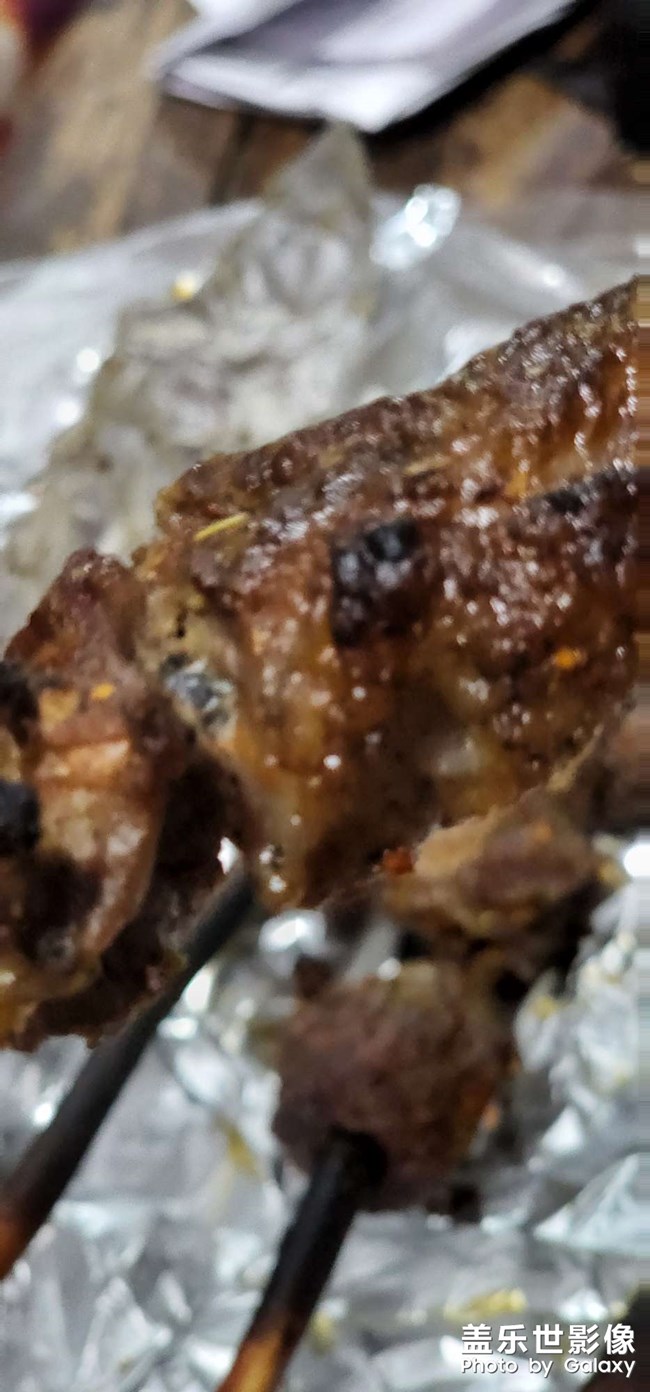 正宗紅柳烤肉，就是那個(gè)味??