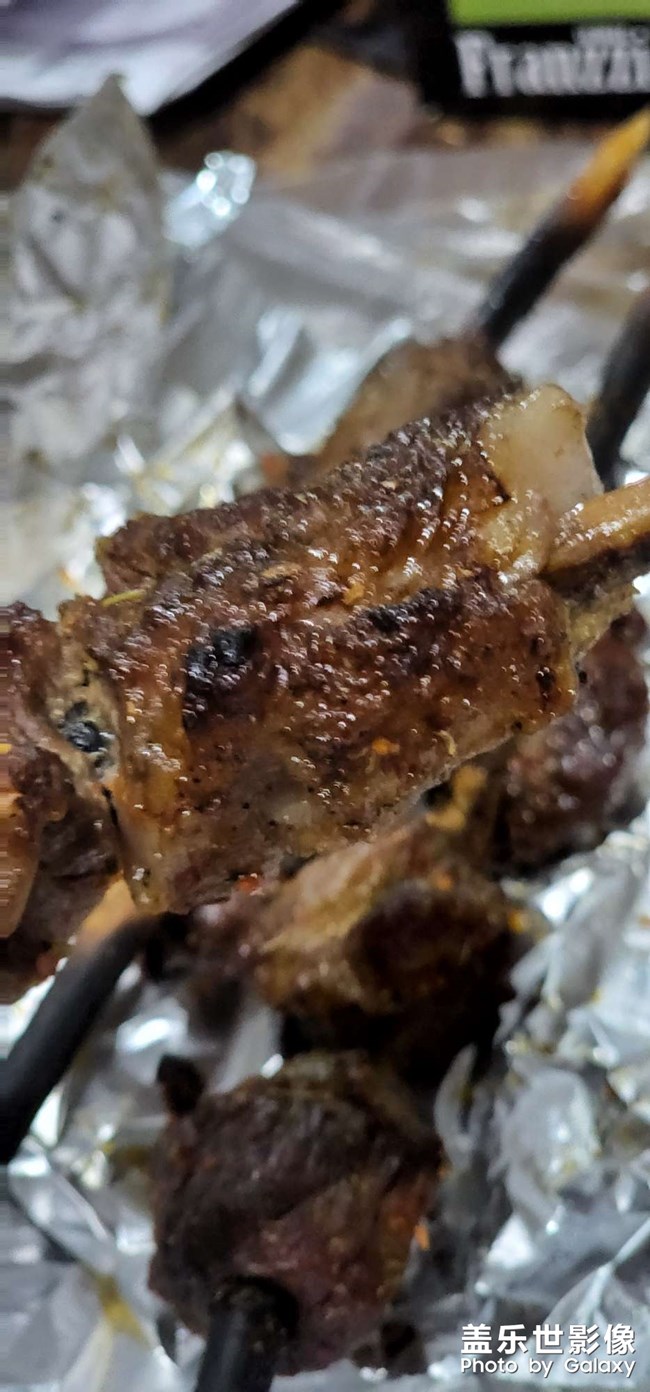 正宗紅柳烤肉，就是那個(gè)味??