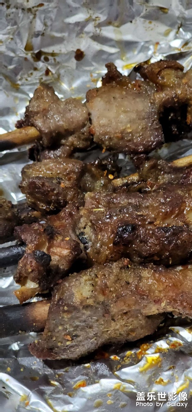 正宗紅柳烤肉，就是那個(gè)味??