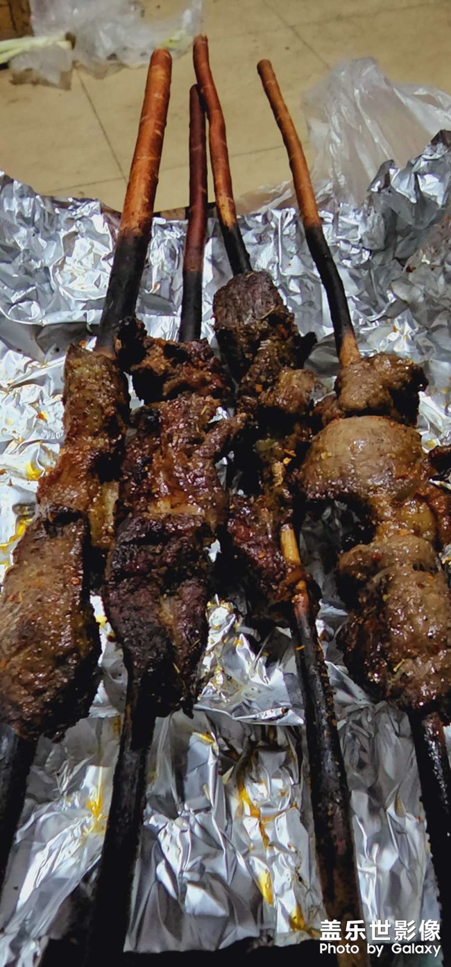 正宗紅柳烤肉，就是那個(gè)味??