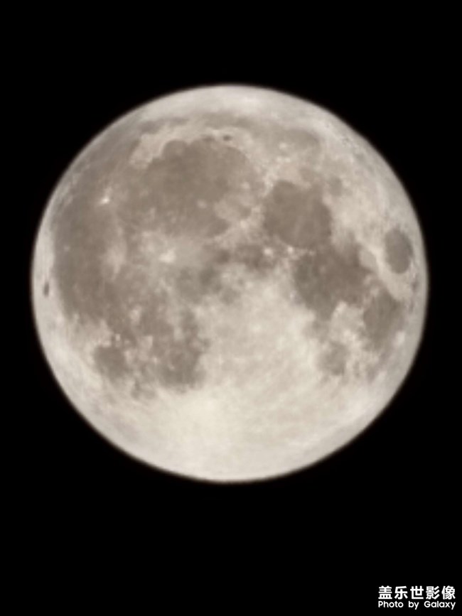 昨晚拍的月亮，真喜歡把它當(dāng)望遠鏡