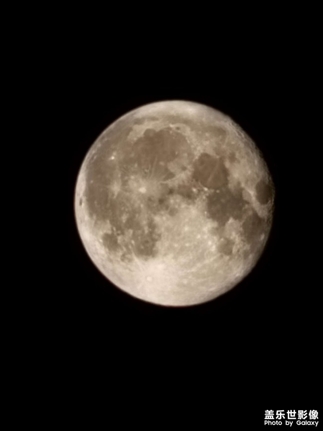 昨晚拍的月亮，真喜歡把它當(dāng)望遠鏡