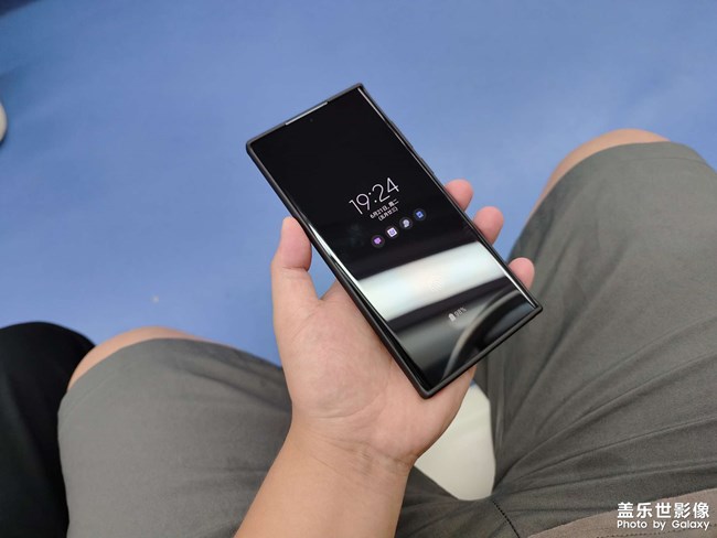 我的三星s22ultra用上了滿屏的原廠膜。。。