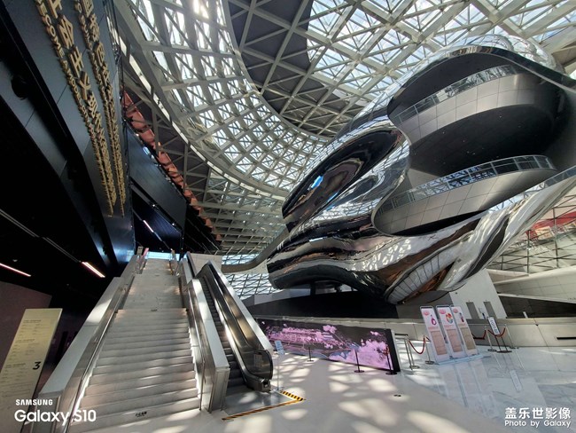 大潮起珠江共和國優(yōu)等生