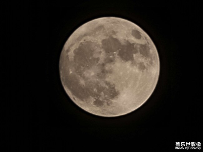 十五的月亮圓又圓