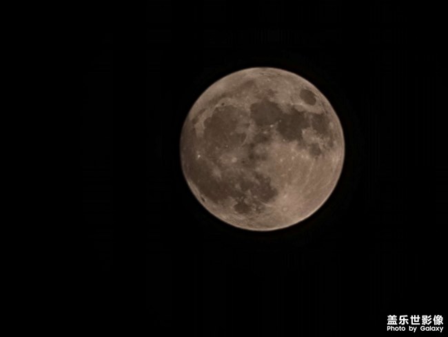 十五的月亮圓又圓