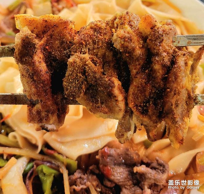 體驗(yàn)新疆美食