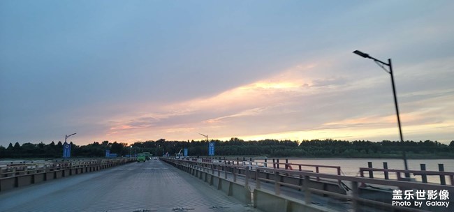 黃河邊上的日落