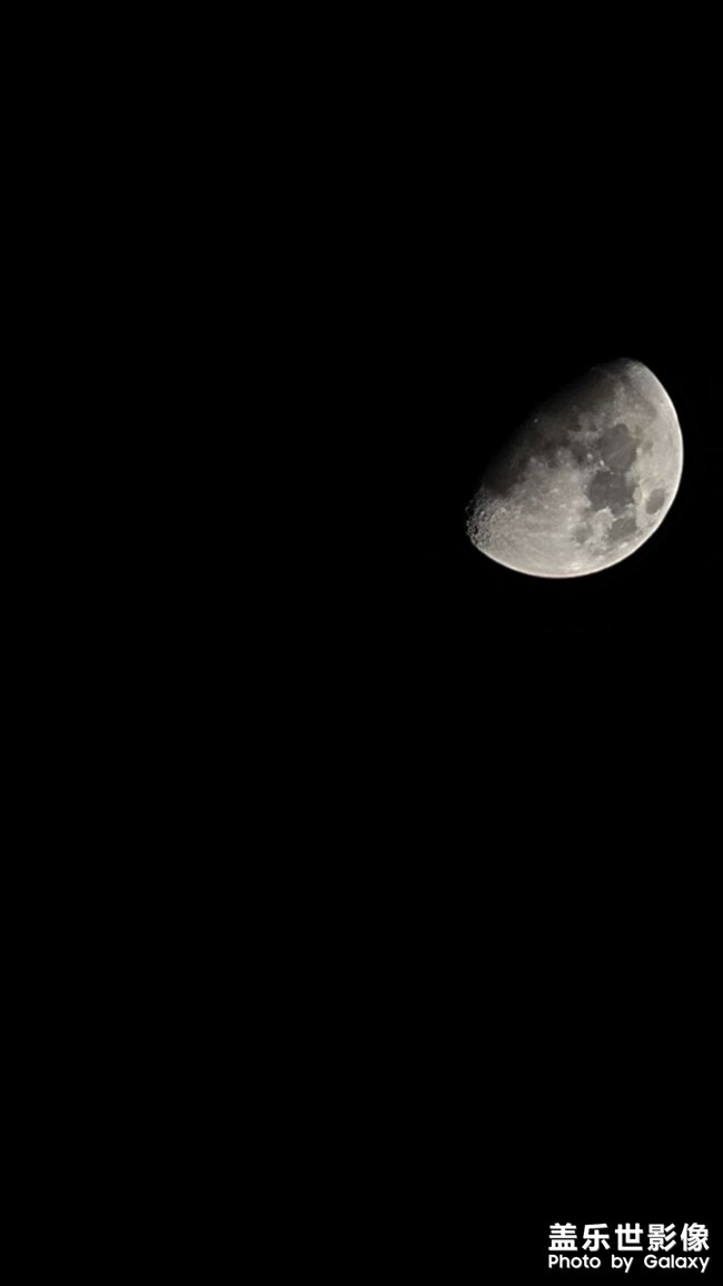 十五前的月亮