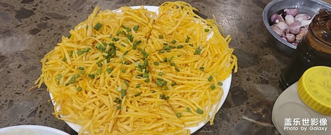 在重慶館子吃東北美食