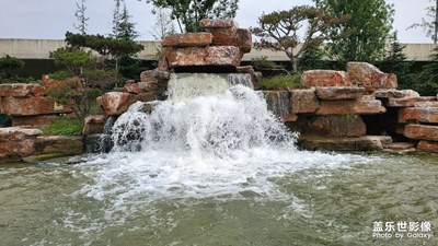 【假日隨拍】城市中的瀑布