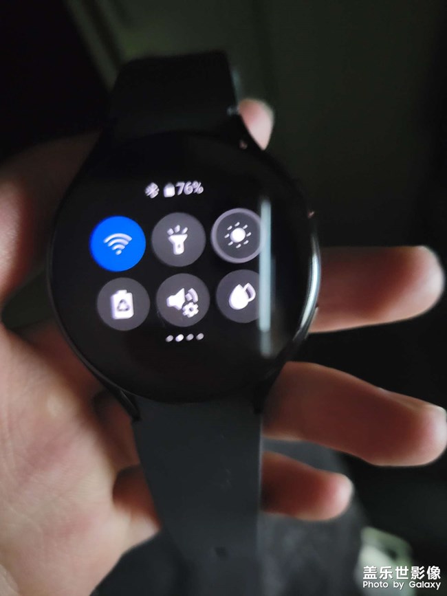 watch5手表連接手機后WiFi打開會自動斷怎么回事？