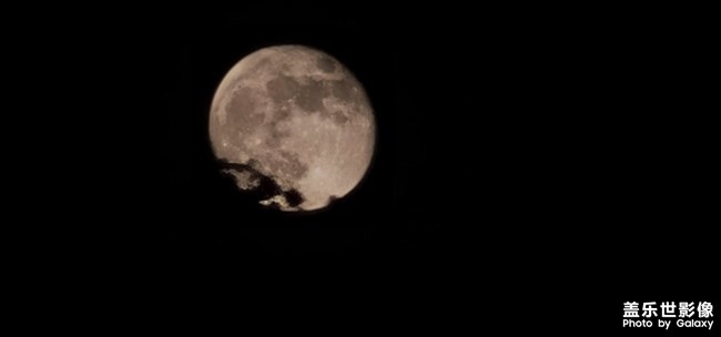 今晚的月亮有點美