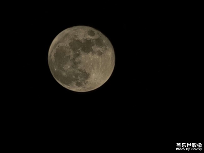 原來Note20U真的能攝月