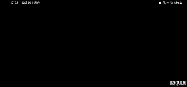 為什么彩虹島游戲進去就黑屏？