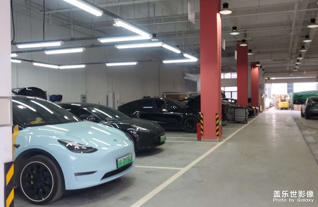 特斯拉電動(dòng)車現(xiàn)在火的一米