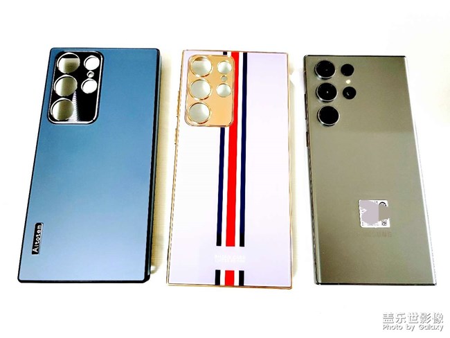 給S23U買了兩套衣服