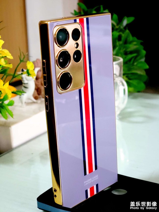 給S23U買了兩套衣服