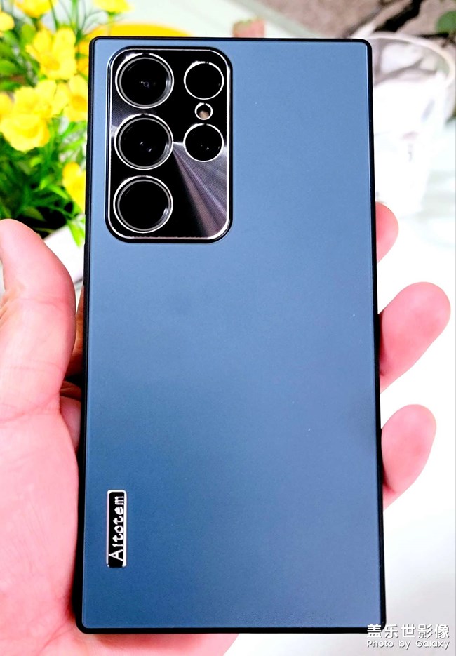 給S23U買了兩套衣服