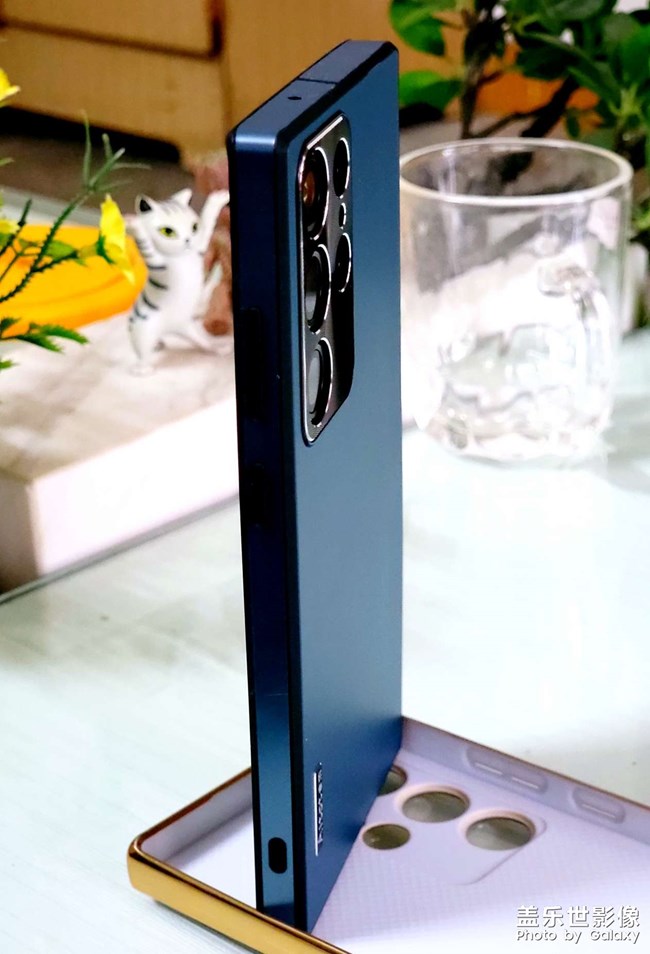 給S23U買了兩套衣服