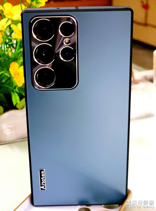 給S23U買了兩套衣服